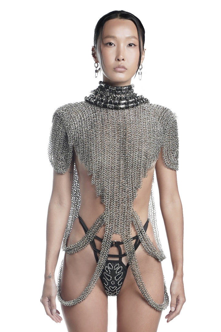 GQTOP02_QUANTUMSHIELD_GHMTL01_HALFMOONMANTLE_GSTHG01_STARDUSTTHONG-FRONT