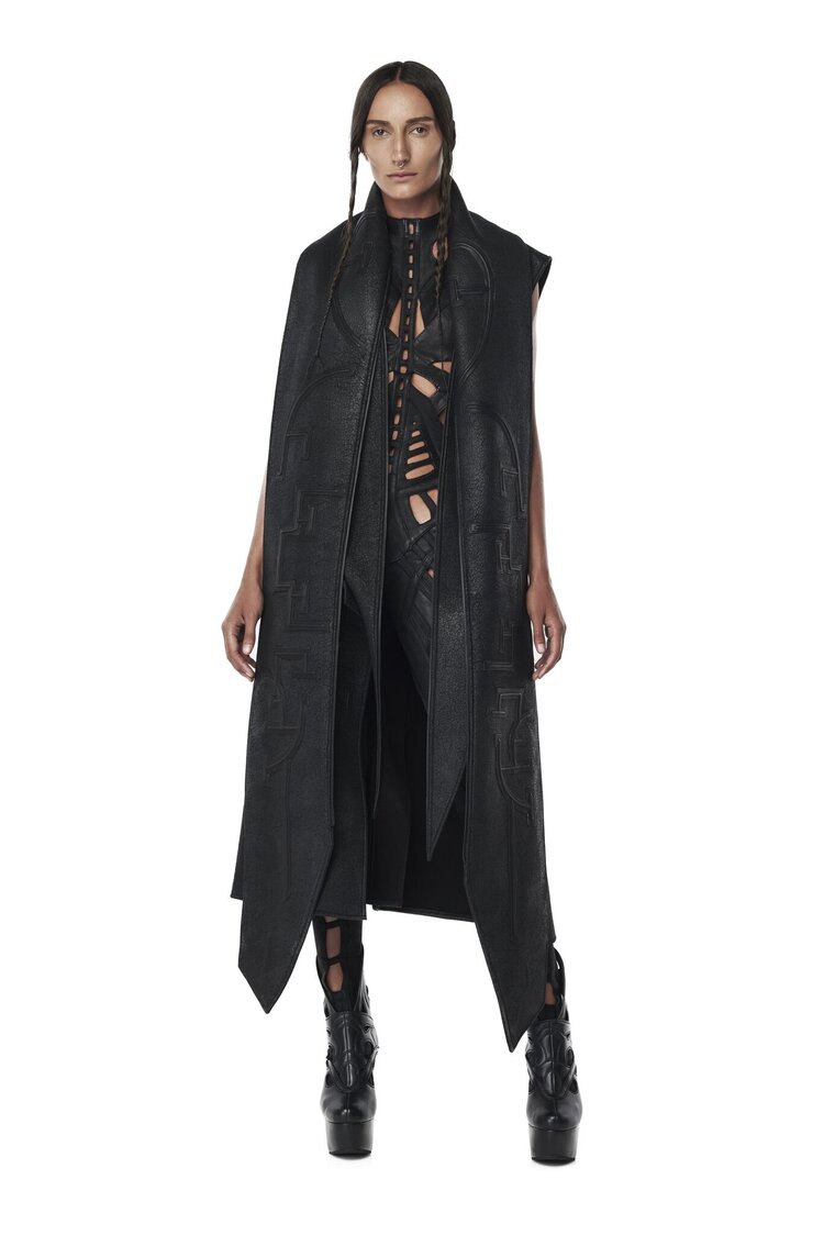 NASRANI SLEEVELESS LONG COAT GELAREH