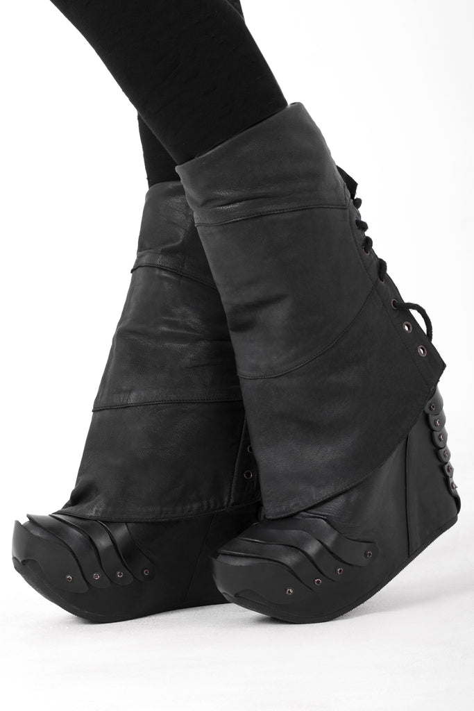 Plated Buccaneer boots - GELAREH