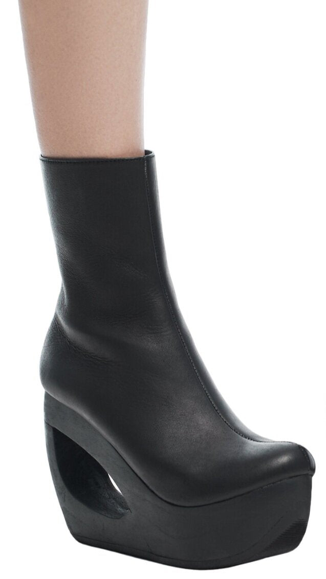 Limnic Boot - GELAREH