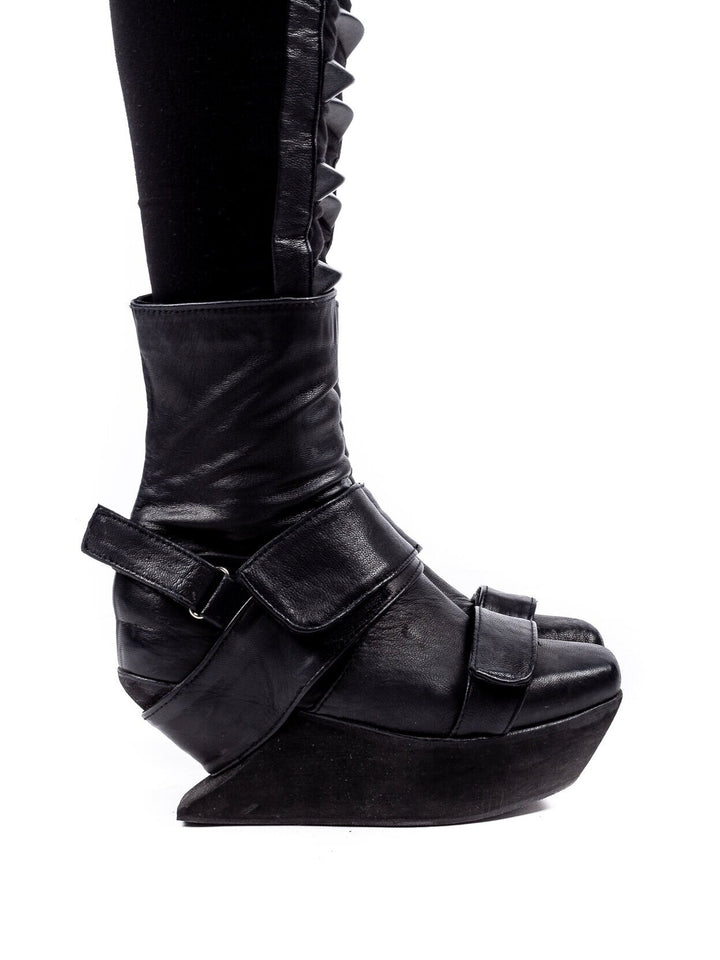Raven boots - GELAREH